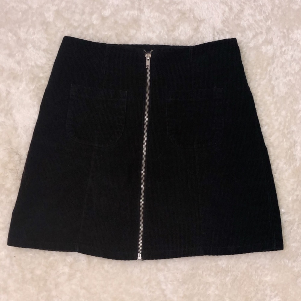 Brandy Melville corduroy zip up skirt with pockets